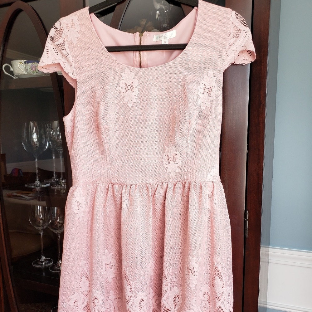 Pink dress. NWT. Size Medium.